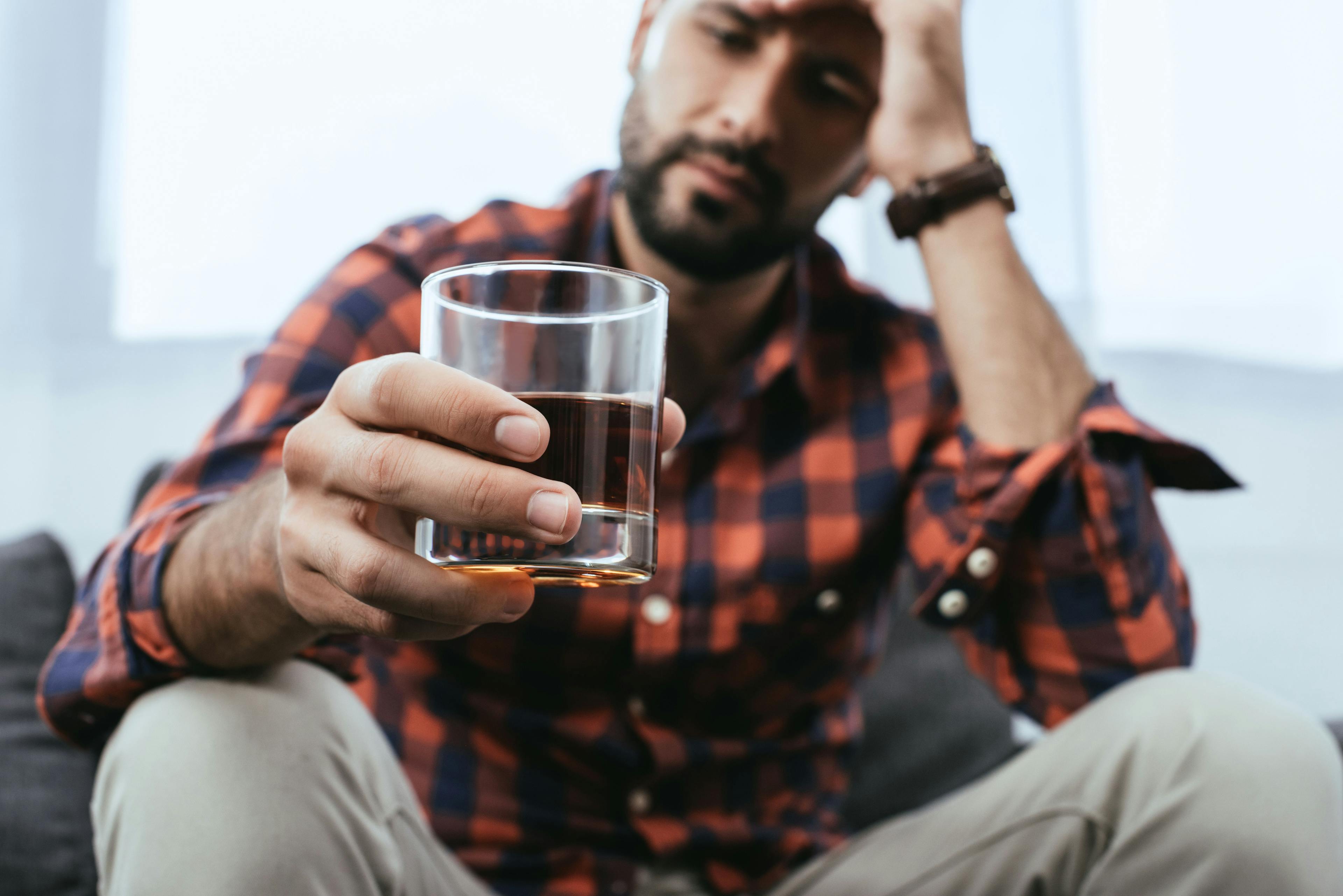 Which is the best recommendation for the treatment of alcohol use disorder?